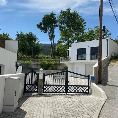 Cantinho T1 דירה *